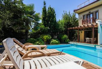 Villa w Pool and Balcony 3 min to Dalyan River has Balcony rooms
