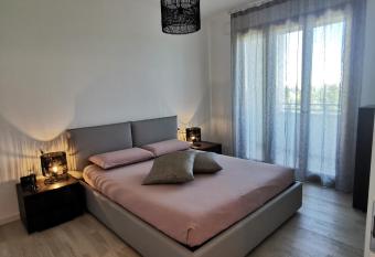 La casa di Greta allows 18 year olds to book a room