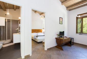 Calabrialcubo Agriturismo has Balcony rooms
