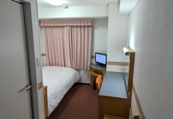 Hotel Alpha-One Yokohama Kannai has Smoking rooms