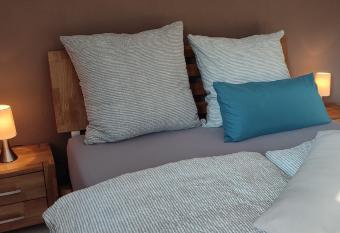 G  stezimmer Waldblick Leinsweiler allows 18 year olds to book a room