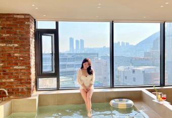 Poolvilla Gaon has Balcony rooms