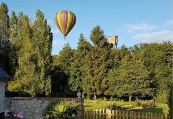 Le C  ur de la petite Cisse allows 18 year olds to book a room