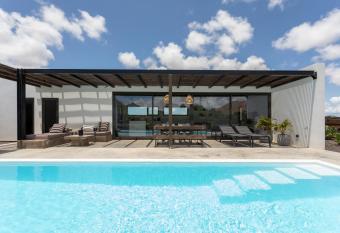 Villa Borea - AlisiaFuerteventura has Balcony rooms