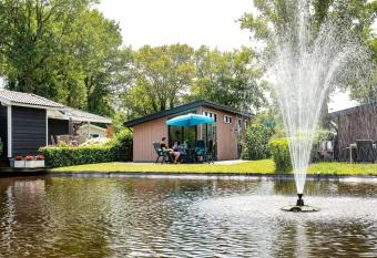Chalet with microwave, in wetland has Balcony rooms
