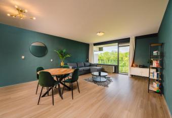 Cozy DAF apartment has Balcony rooms