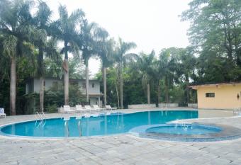 Chitwan Paradise Hotel has Balcony rooms