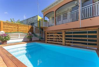 Villa de 2 chambres avec vue sur la ville piscine privee et jardin clos a Pointe Noire has Balcony rooms