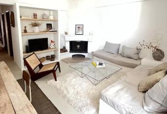 Appartement    5 min de la plage has Balcony rooms