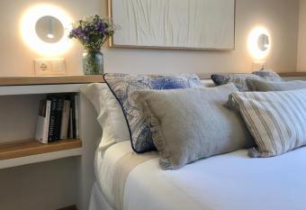 Casa del Concejo allows 18 year olds to book a room