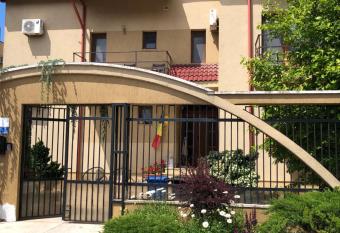 Vila Doda has Balcony rooms