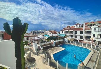 CASA VARGAS-TENERIFE allows 18 year olds to book a room