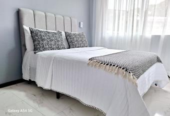 Casa Victoria Hostel allows 18 year olds to book a room