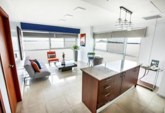 Hermosa suite vista al rio 306 has rooms with a private hot tub