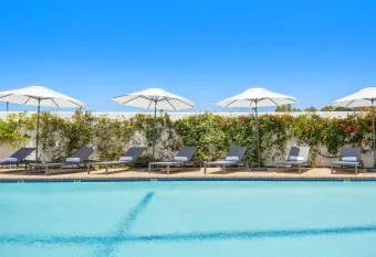 T-Street - Surfer's Paradise Sleeps 3 allows 18 year olds to book a room