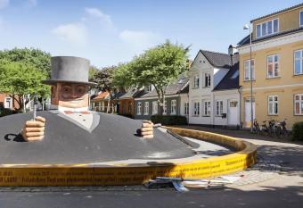 Professor Labri Apartments has Balcony rooms