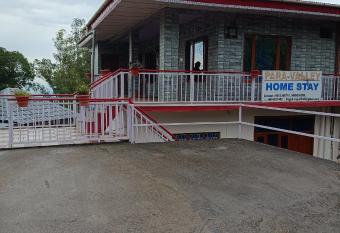 Para valley home stay has Balcony rooms