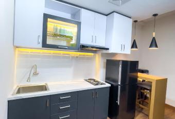 2 kamar Amarta apartemen By Tempattinggaljog has Balcony rooms