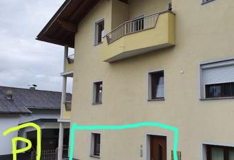 Sch  ne Eigentumswohnung mit kostenlosem Parkplatz has Balcony rooms