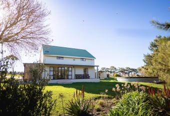 Villa Wal Farmstay has Balcony rooms