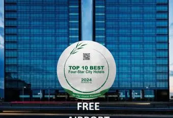 King Charles has rooms with a private hot tub