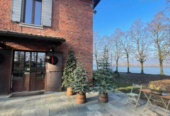 La Finestra sul Po - Agriturismo has Balcony rooms