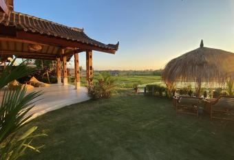 Villa kabunku allows 18 year olds to book a room