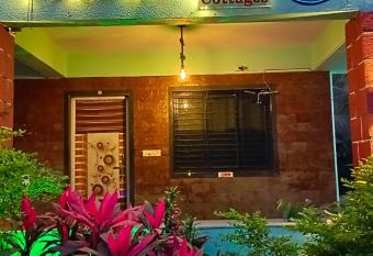 Visava Cottages Kihim Beach allows 18 year olds to book a room