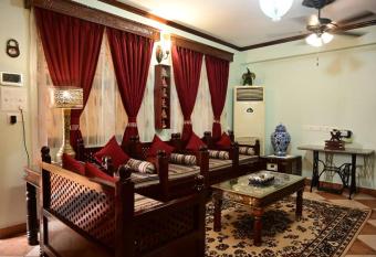 Lovely 3-bedroom Apartment for Long Term Lease has Balcony rooms