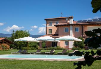 Residence Regina dei Prati has Balcony rooms