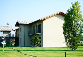 CASA VOLA allows 18 year olds to book a room