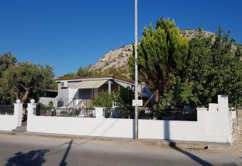 LIKE HOME! has Balcony rooms