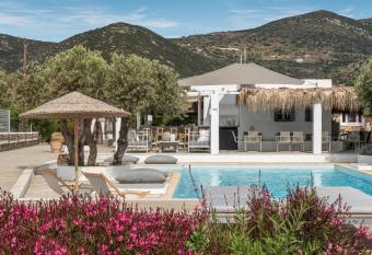 Verina Terra has Balcony rooms