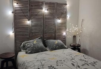 Studio    Bellegarde has Balcony rooms