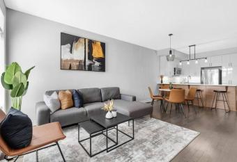 Modern 2 Bdrm Home with Parking near Airport has Balcony rooms