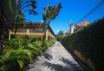 Moonrisevillas has Balcony rooms