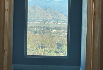 Hope Harbor has Balcony rooms