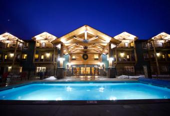 Caberfae Peaks Ski & Golf Resort has Balcony rooms