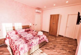 La dolce vita has Balcony rooms