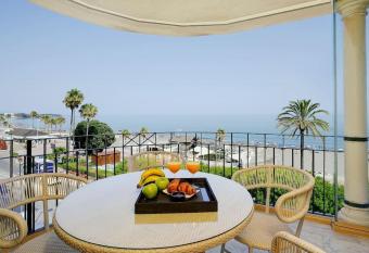 *****1   LINEA DE PLAYA!! CENTRO HIST  RICO (GARAJE) allows 18 year olds to book a room