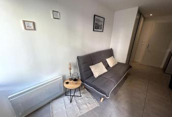 Studio proche Charpennes / WIFI allows 18 year olds to book a room