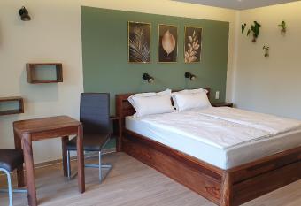 Lillys Garden has Balcony rooms