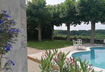 Appartement 2 chambres 4 personnes    5 mn du Lot allows 18 year olds to book a room