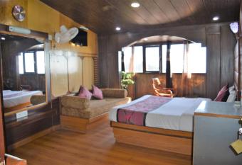 Hotel Sidharath has Balcony rooms