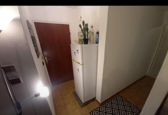 id  al pour vacances et affaires has rooms with a private hot tub