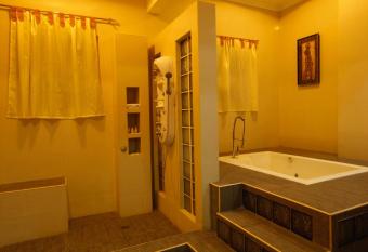 Villa Jhoana Resort has Balcony rooms