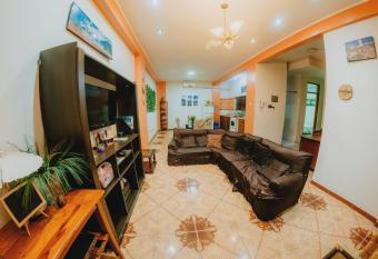 Tulumayo House has Balcony rooms