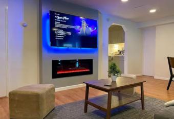 H1: One bedroom Apt Downtown Stamford has Balcony rooms