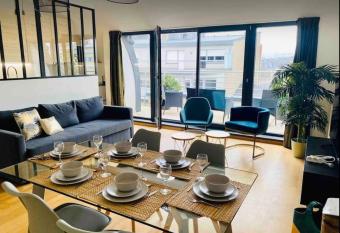 Penthouse 2 bedrooms in Center- 51 has Balcony rooms