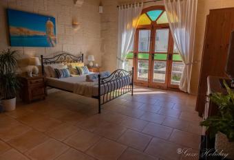 Lellux Qala has Balcony rooms